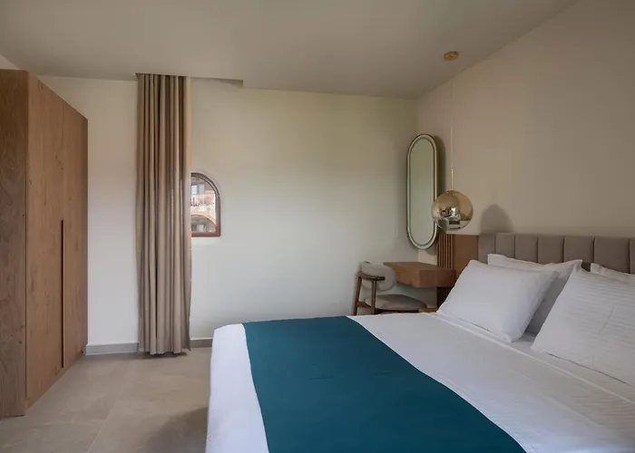 Hotel Pontos Sarti